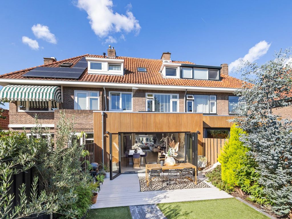 Hoekenburglaan 29, Voorburg