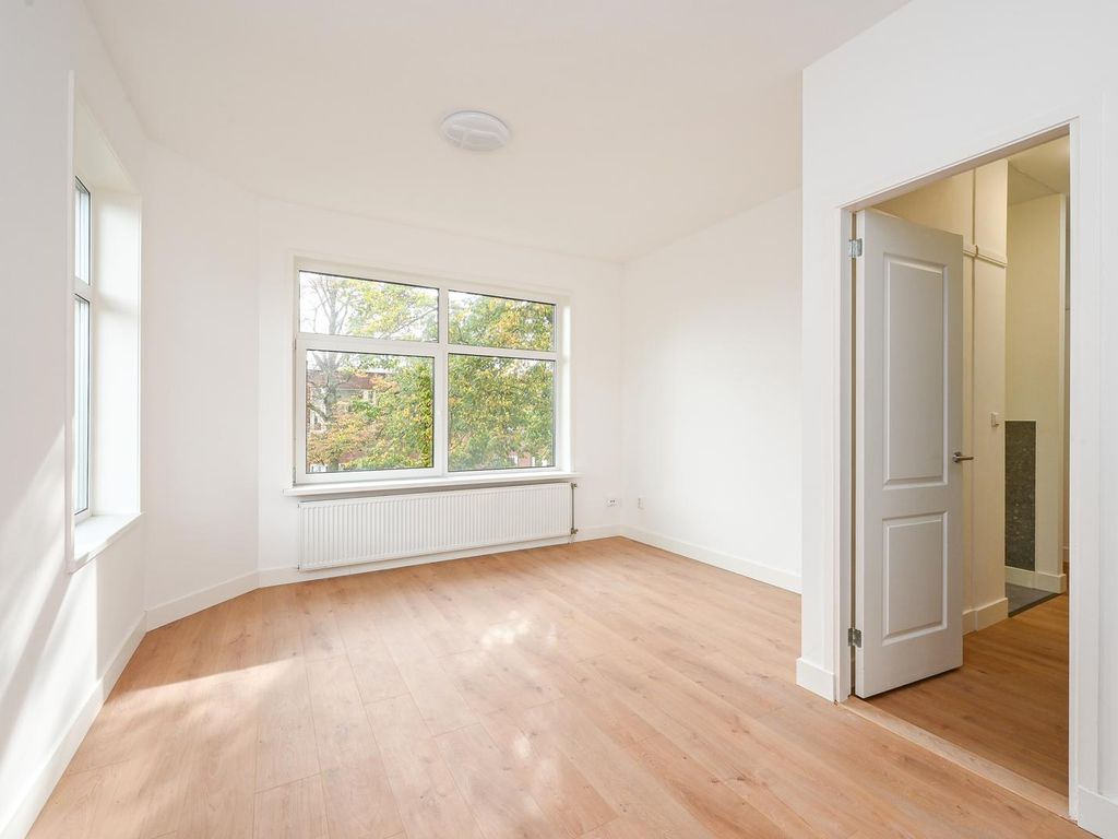 Linnaeusstraat 239, 'S-Gravenhage