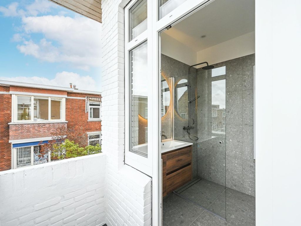Linnaeusstraat 239, 'S-Gravenhage