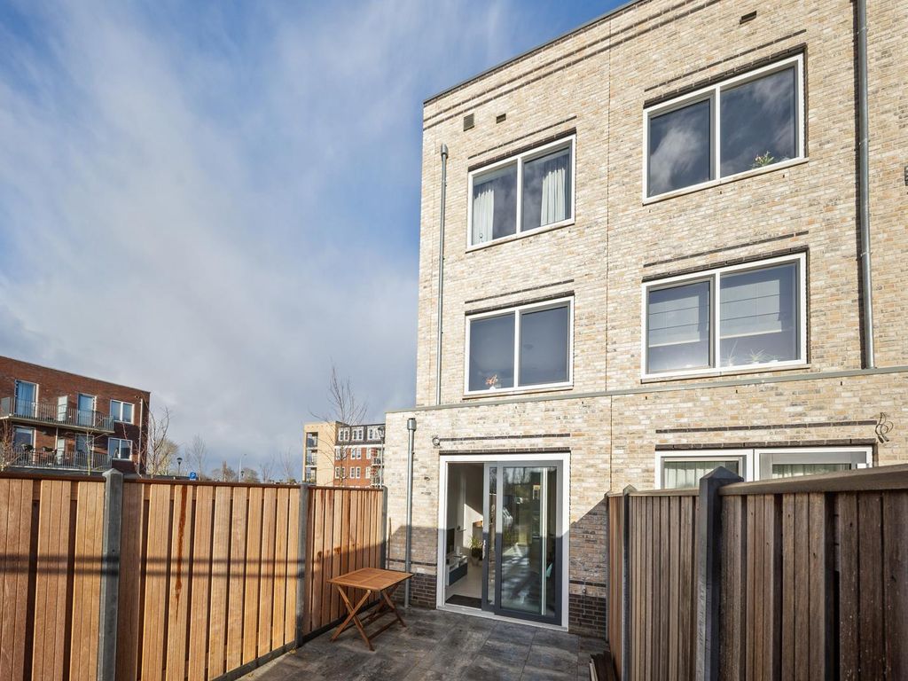 Fresiatuin 2, Pijnacker