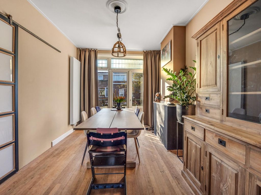 Dahliastraat 8, Rijswijk