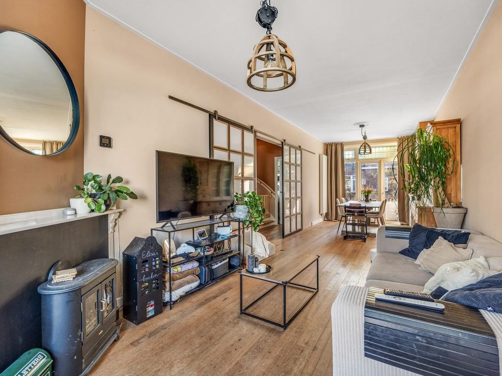 Dahliastraat 8, Rijswijk