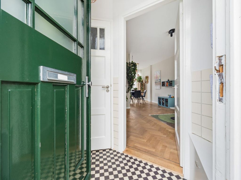 Carel Nakkenstraat 35, Rijswijk