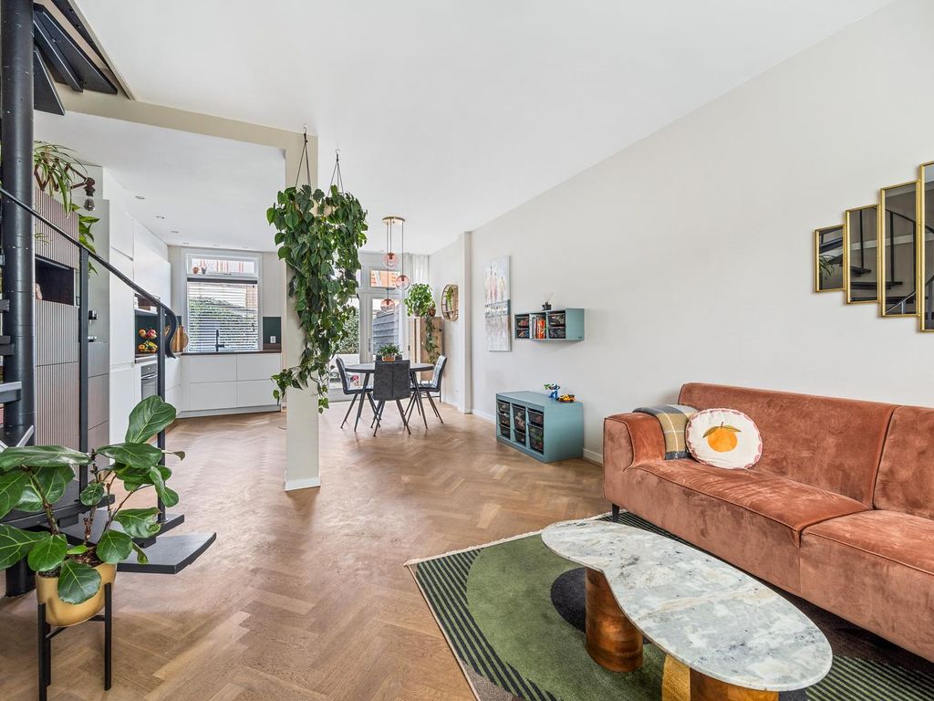 Carel Nakkenstraat 35, Rijswijk