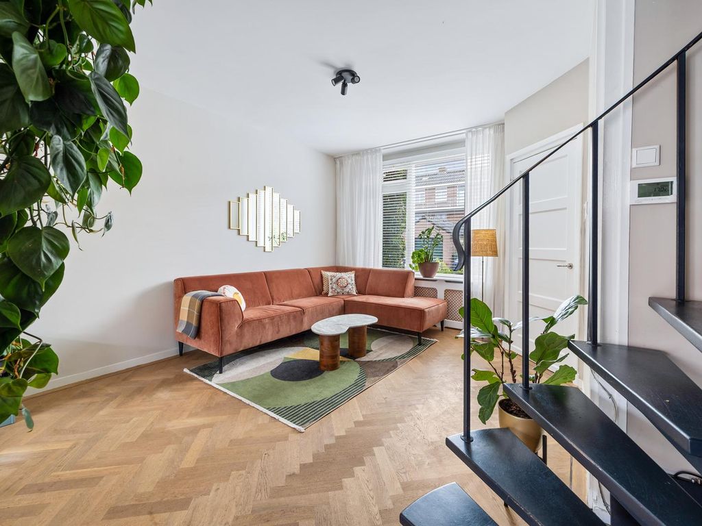 Carel Nakkenstraat 35, Rijswijk