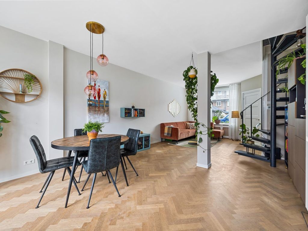 Carel Nakkenstraat 35, Rijswijk