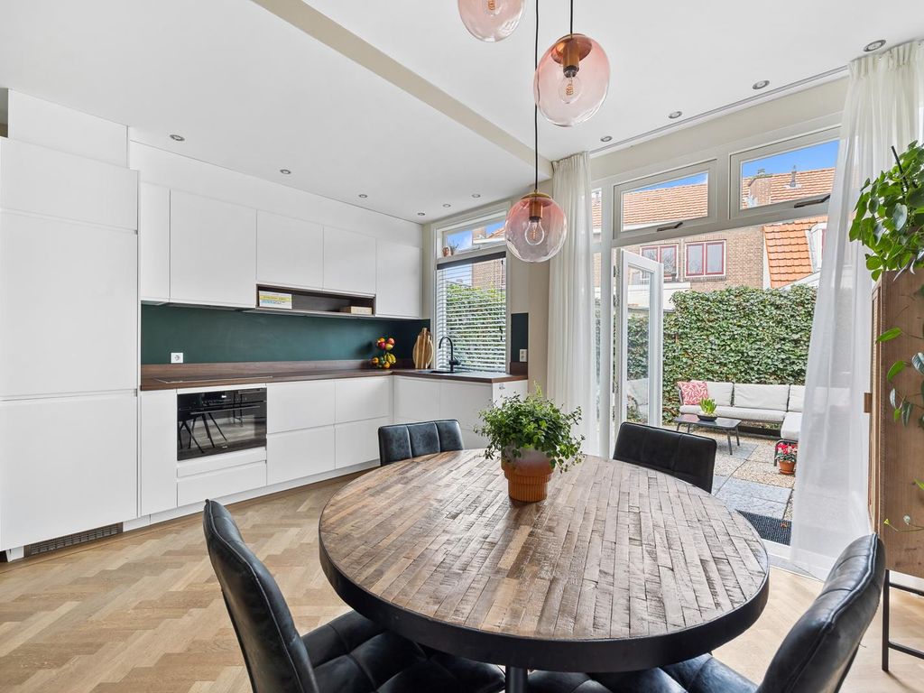 Carel Nakkenstraat 35, Rijswijk