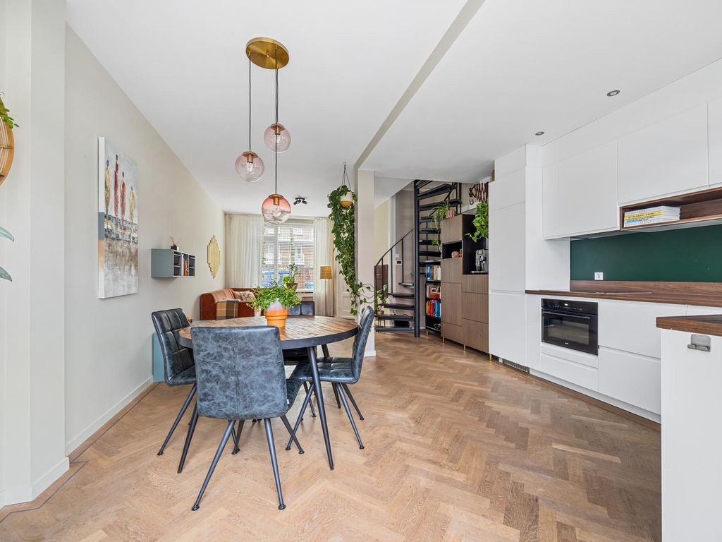 Carel Nakkenstraat 35, Rijswijk