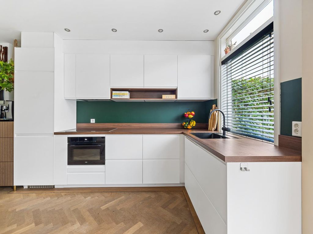 Carel Nakkenstraat 35, Rijswijk