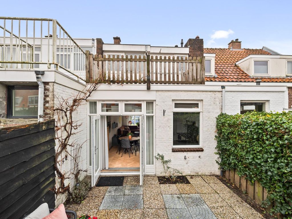 Carel Nakkenstraat 35, Rijswijk