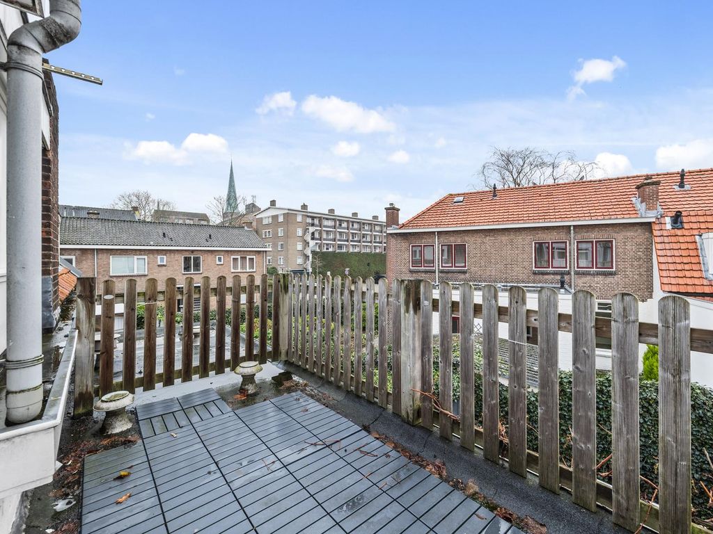 Carel Nakkenstraat 35, Rijswijk