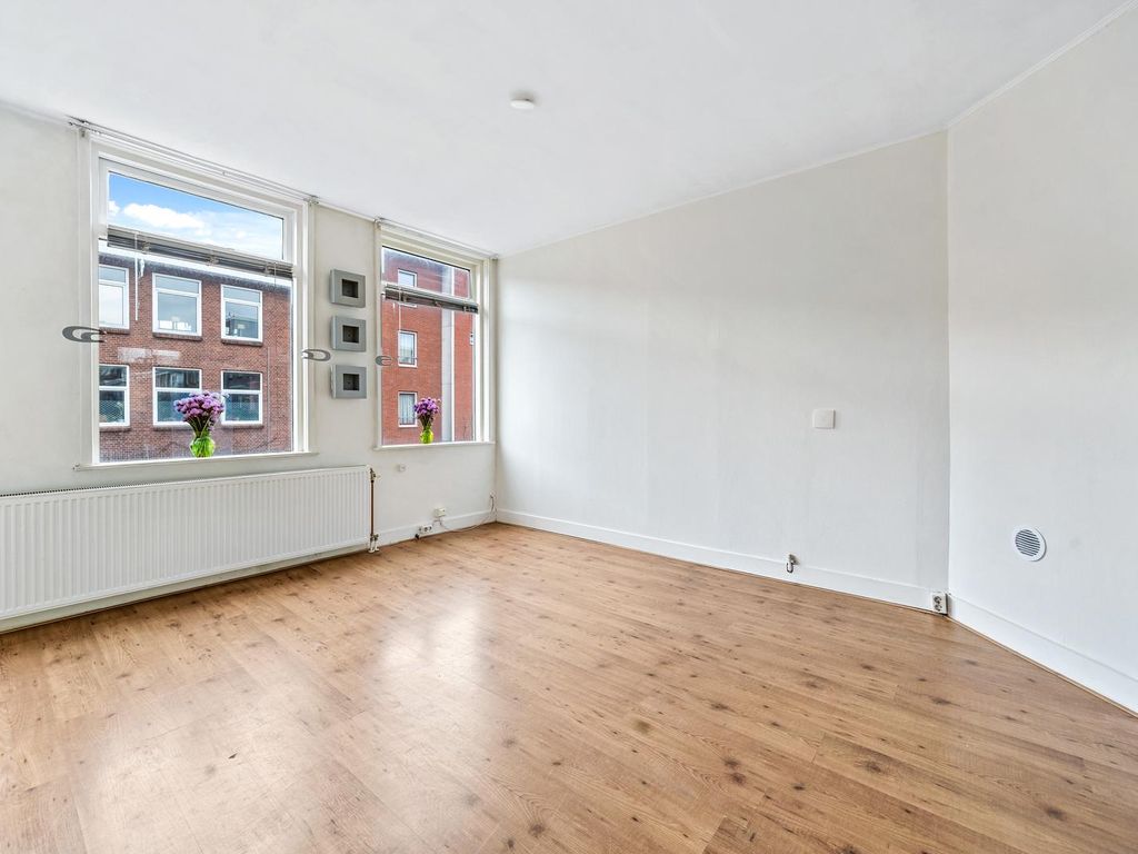 Pluvierstraat 272, 'S-Gravenhage