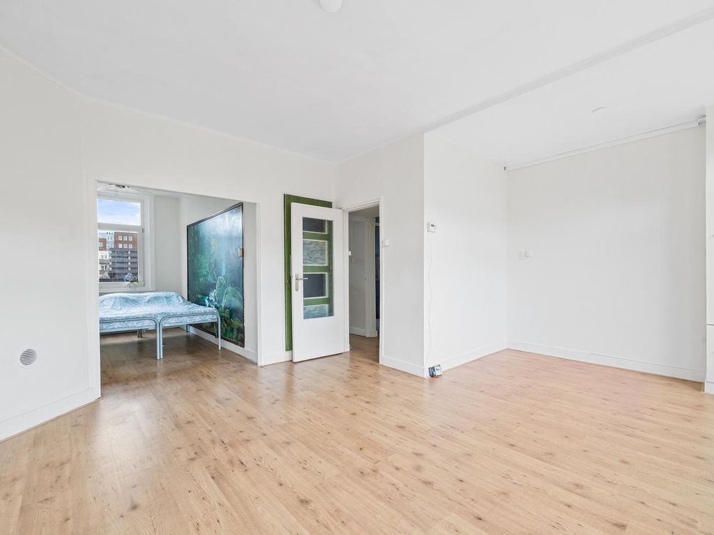 Pluvierstraat 272, 'S-Gravenhage