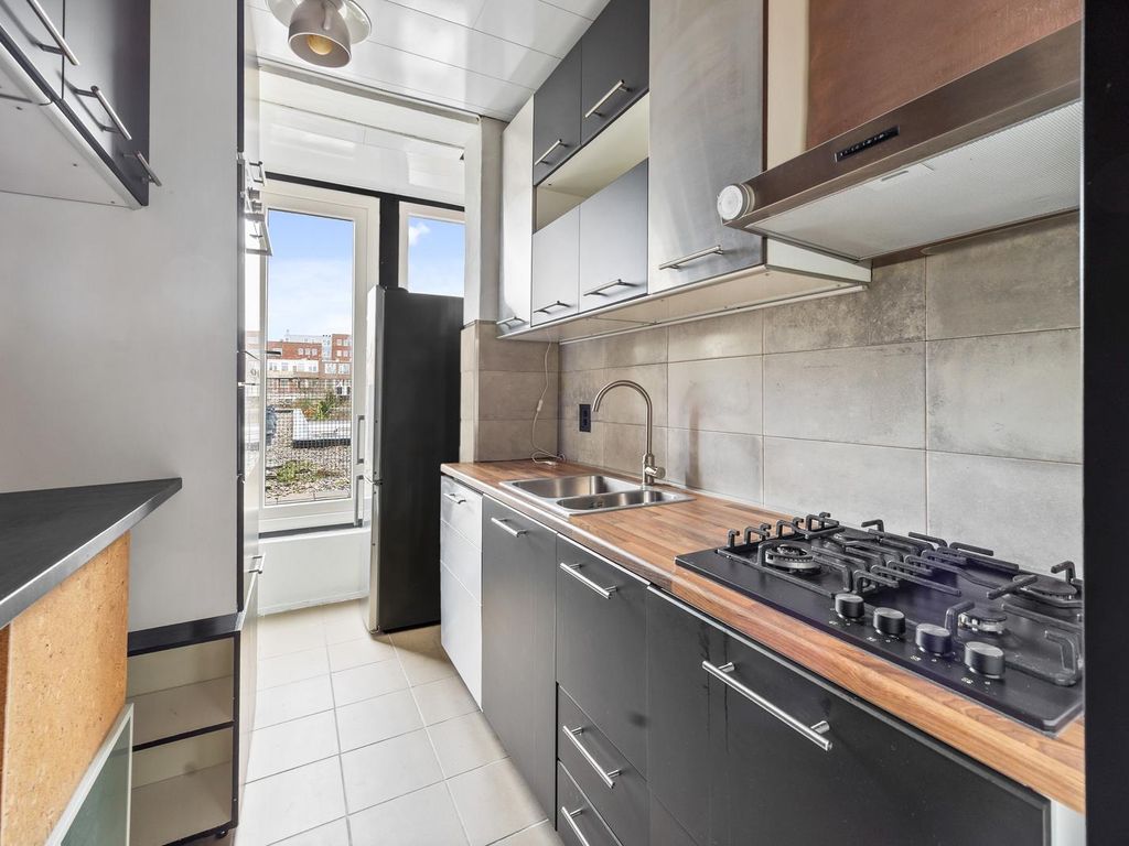 Pluvierstraat 272, 'S-Gravenhage