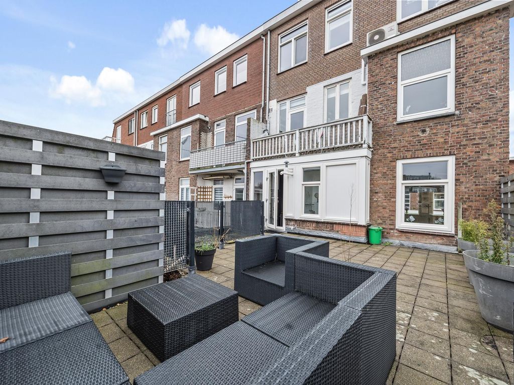 Pluvierstraat 272, 'S-Gravenhage