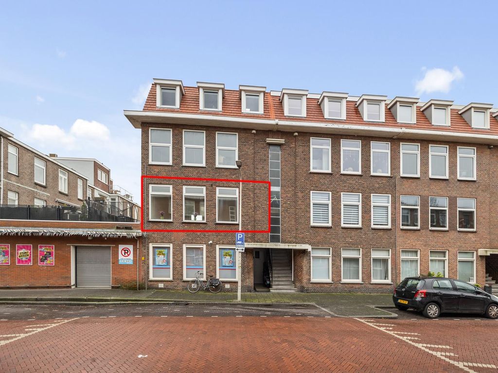Pluvierstraat 272, 'S-Gravenhage
