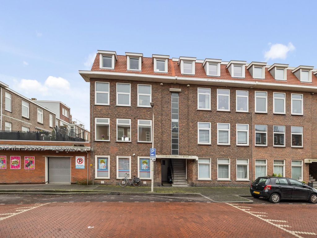 Pluvierstraat 272, 'S-Gravenhage