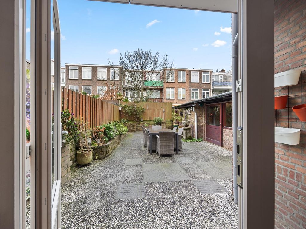 Deimanstraat 301, 'S-Gravenhage