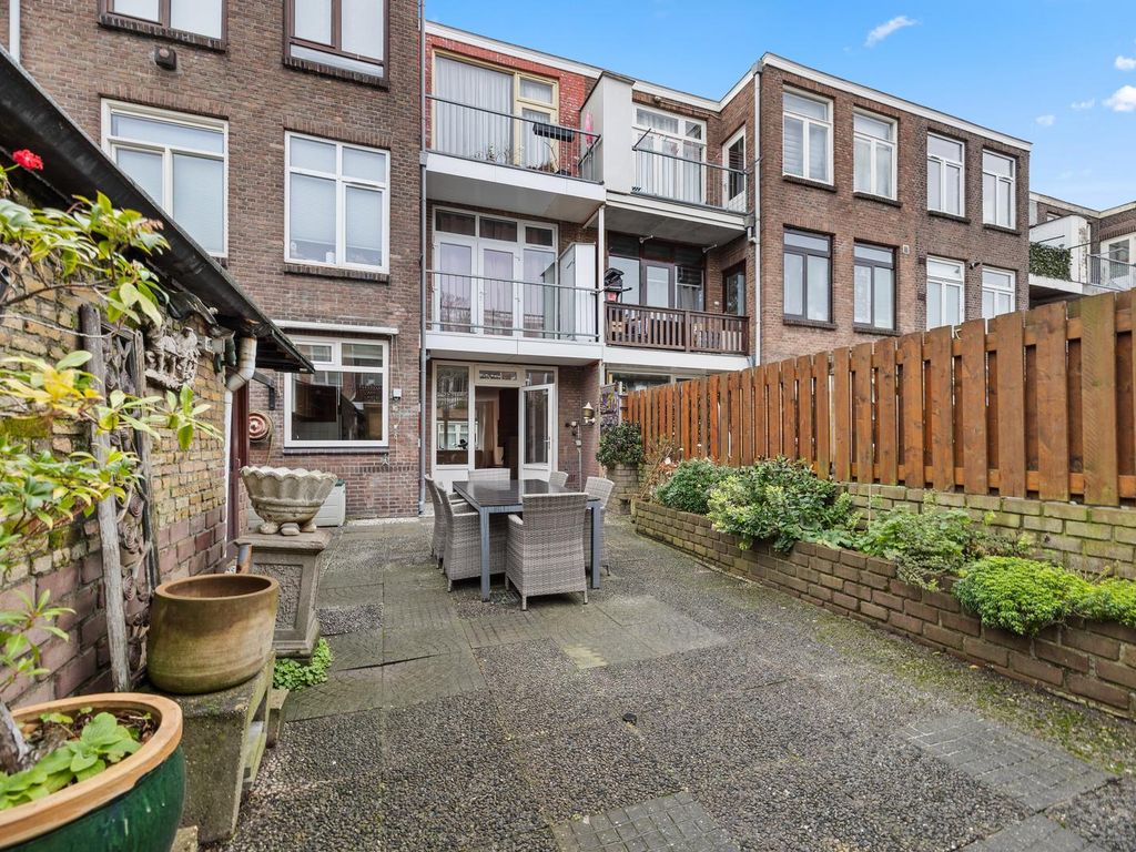 Deimanstraat 301, 'S-Gravenhage