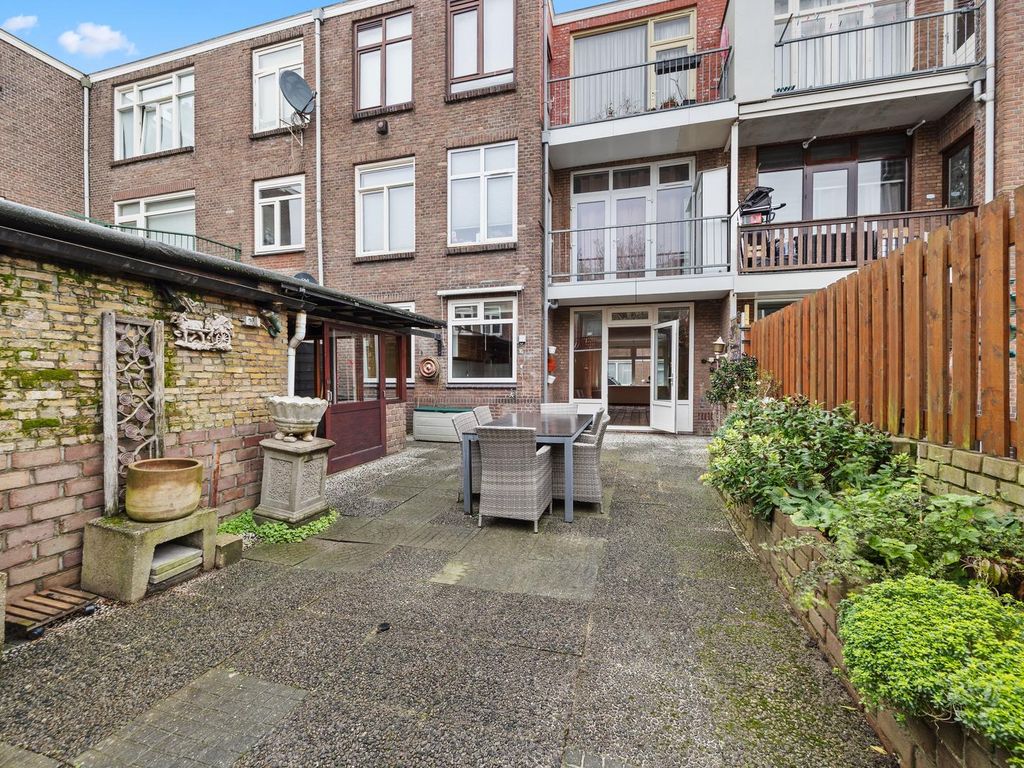 Deimanstraat 301, 'S-Gravenhage