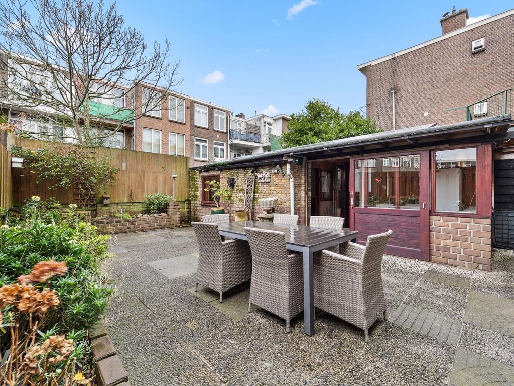 Deimanstraat 301, 'S-Gravenhage