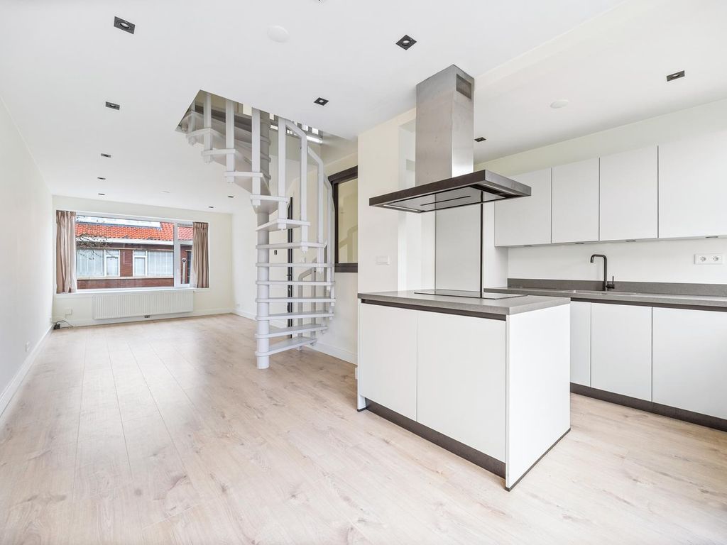 Leersumstraat 60, 'S-Gravenhage