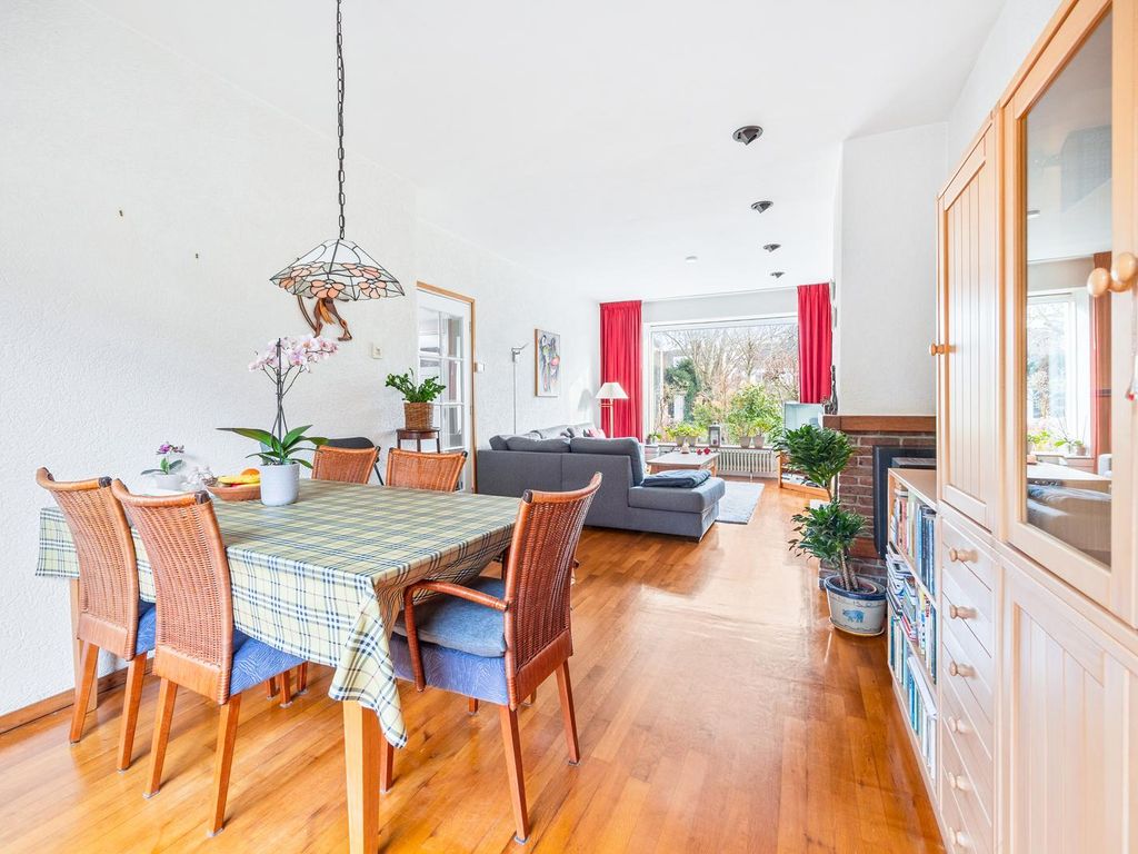 Molenstraat 108, Monster