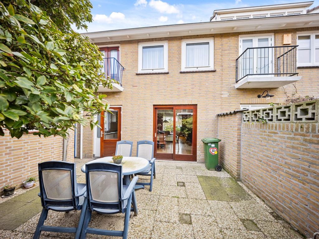 Molenstraat 108, Monster