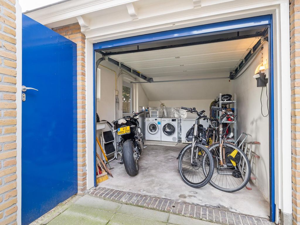 Molenstraat 108, Monster