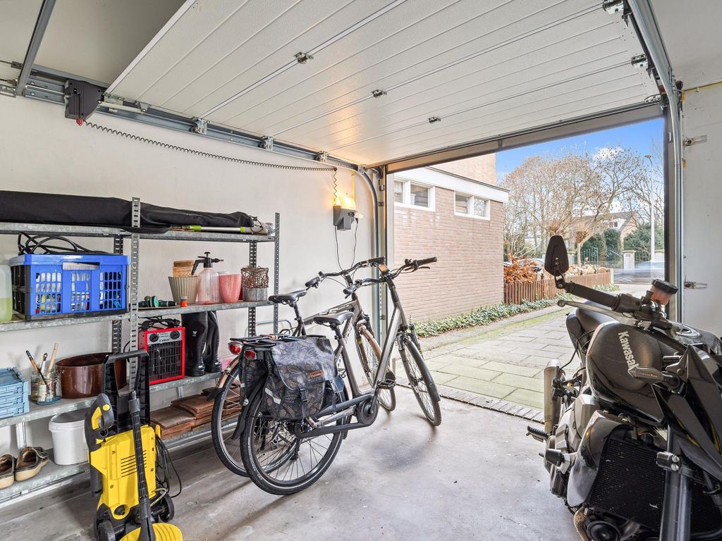 Molenstraat 108, Monster