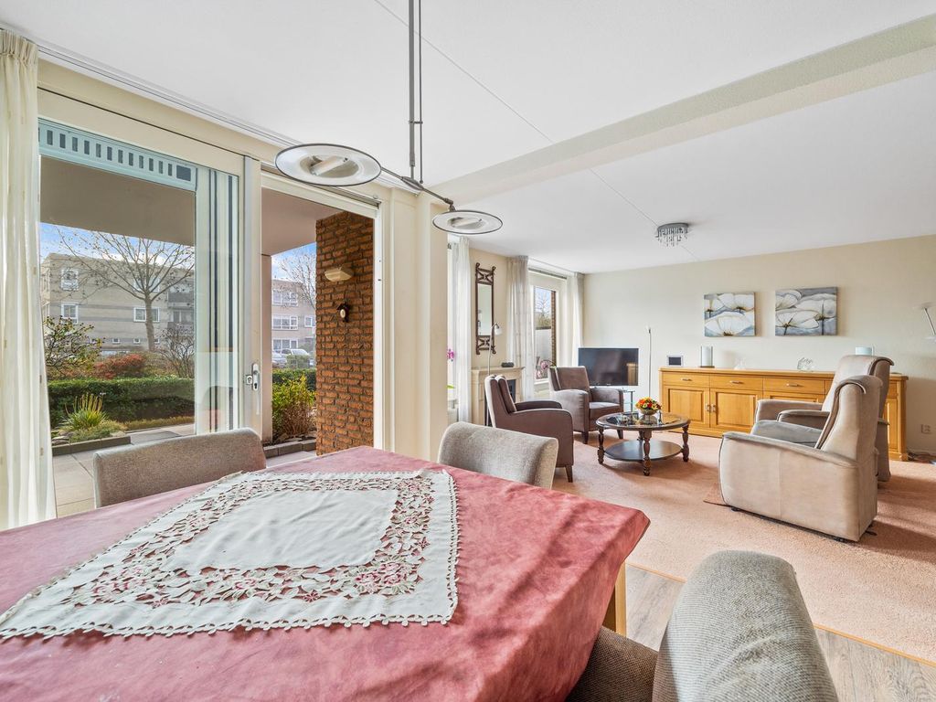 Van Egmondlaan 77, Wateringen