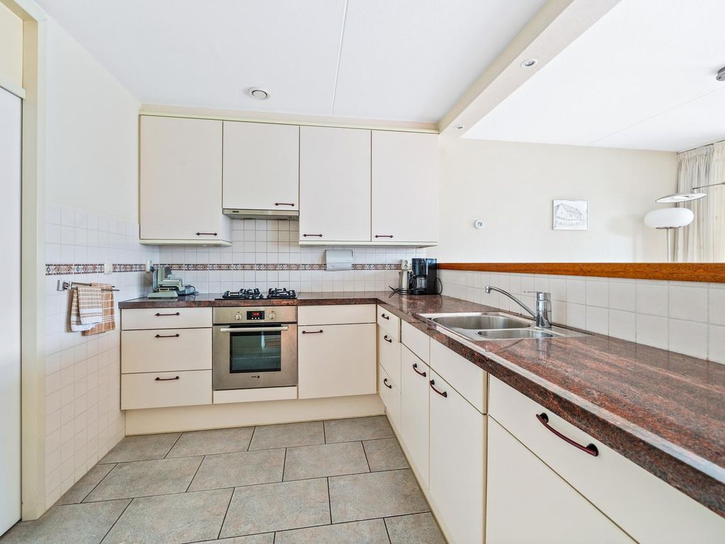 Van Egmondlaan 77, Wateringen