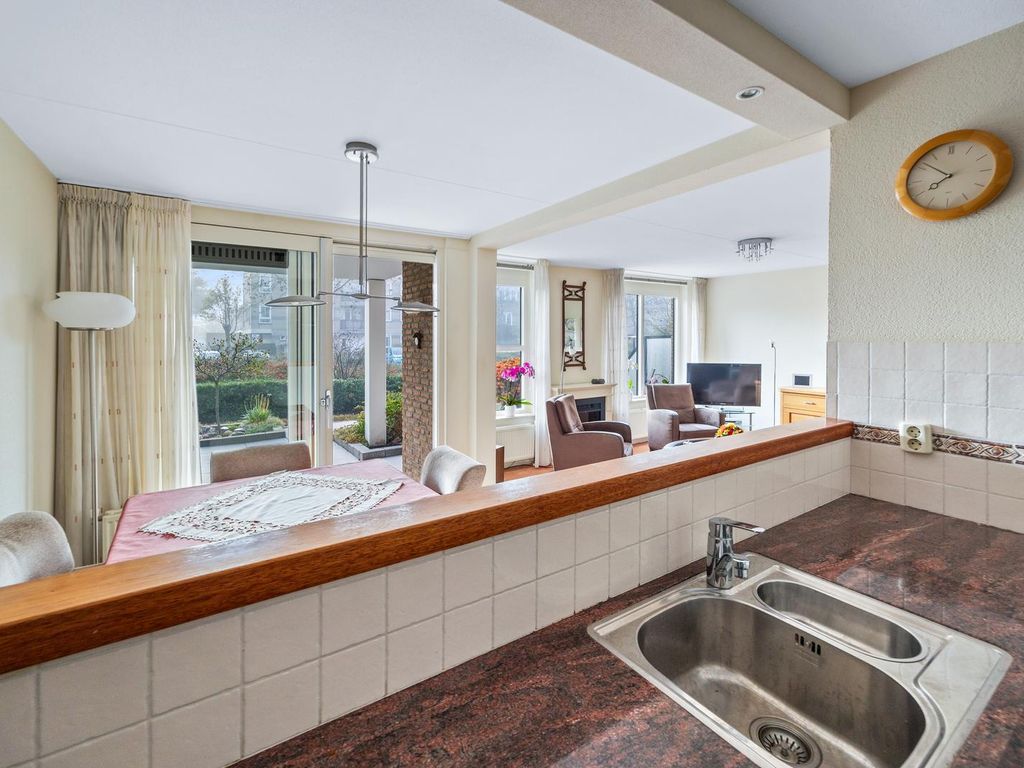 Van Egmondlaan 77, Wateringen