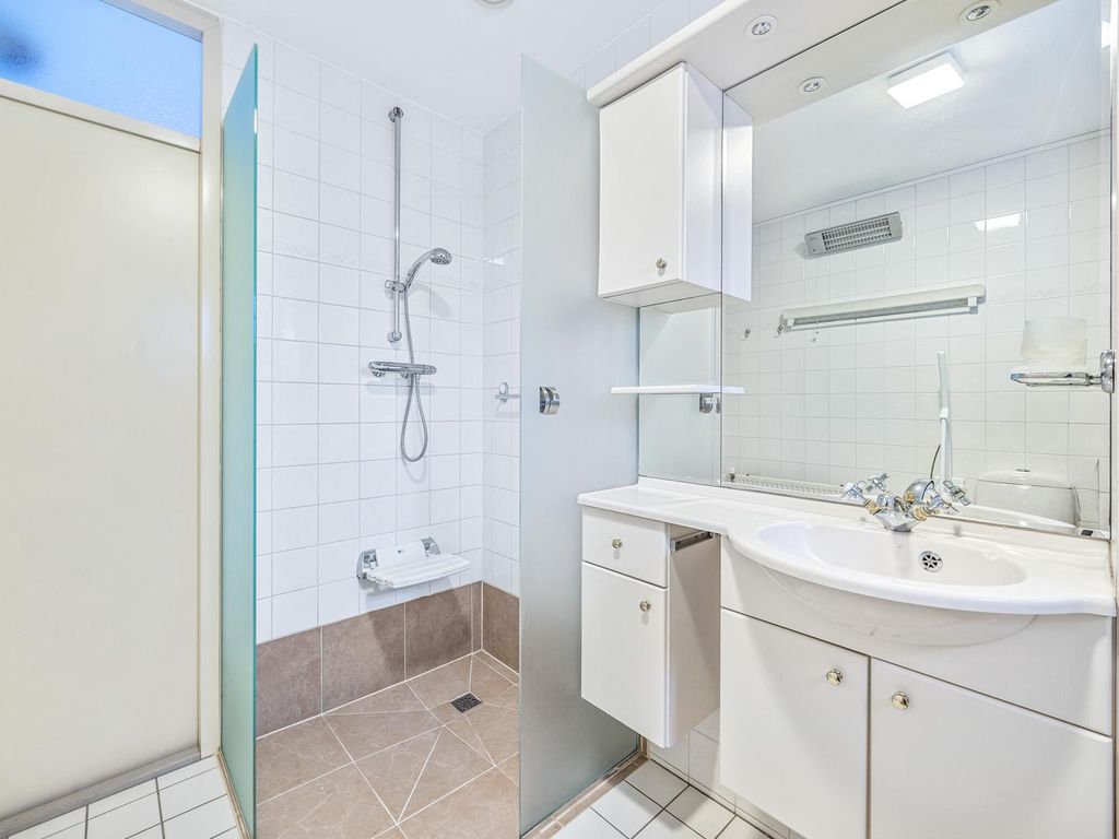 Van Egmondlaan 77, Wateringen