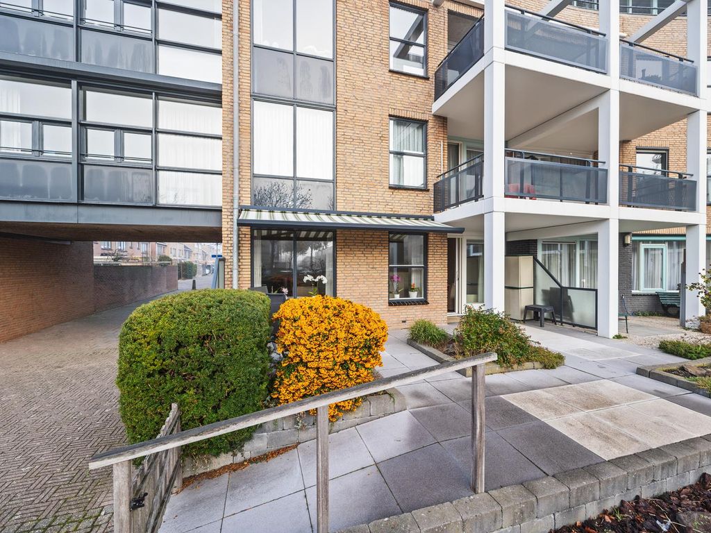 Van Egmondlaan 77, Wateringen