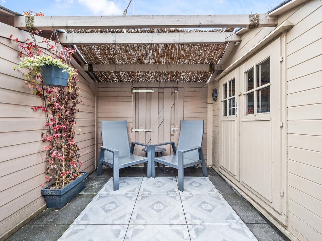 van Ostade 13, Monster