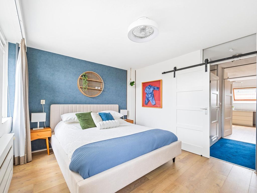 van Ostade 13, Monster