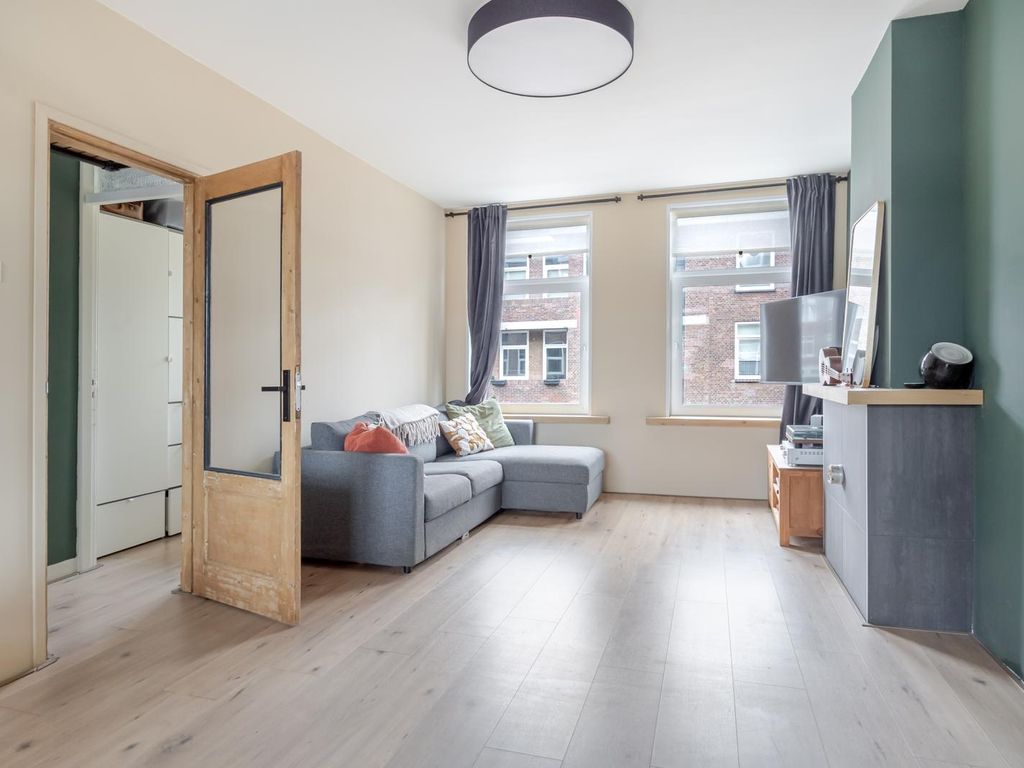 Pluvierstraat 369, 'S-Gravenhage