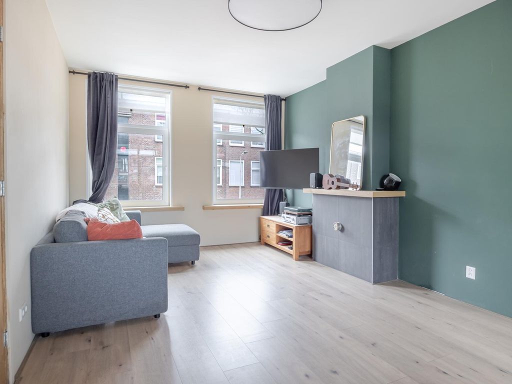 Pluvierstraat 369, 'S-Gravenhage