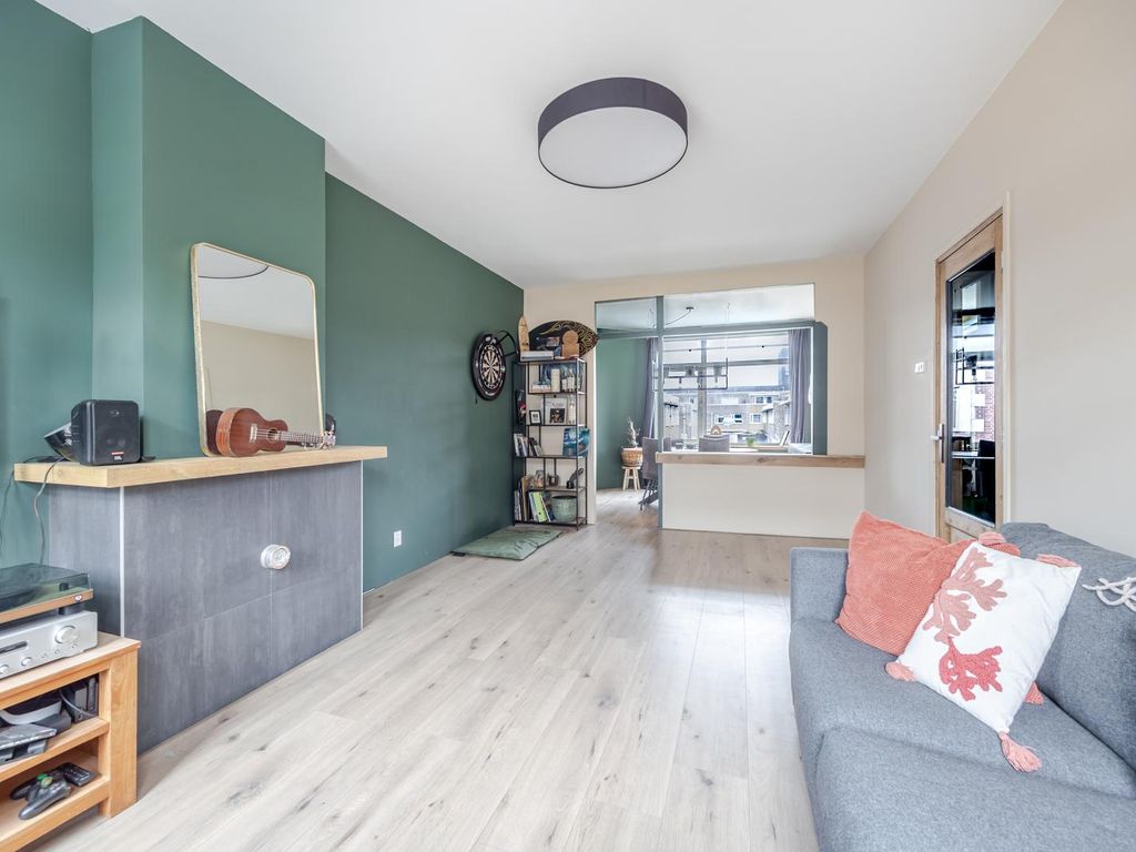 Pluvierstraat 369, 'S-Gravenhage