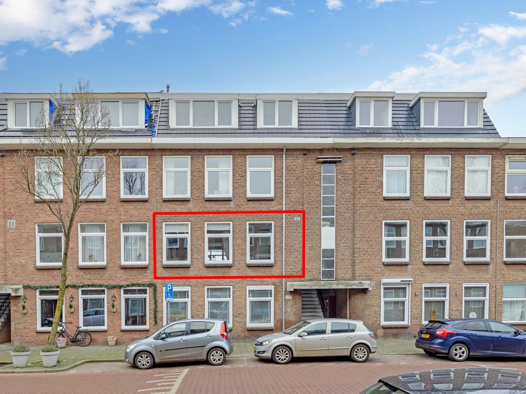 Pluvierstraat 369, 'S-Gravenhage