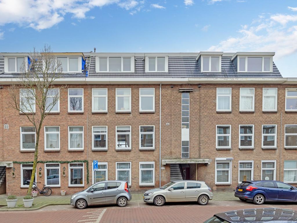 Pluvierstraat 369, 'S-Gravenhage