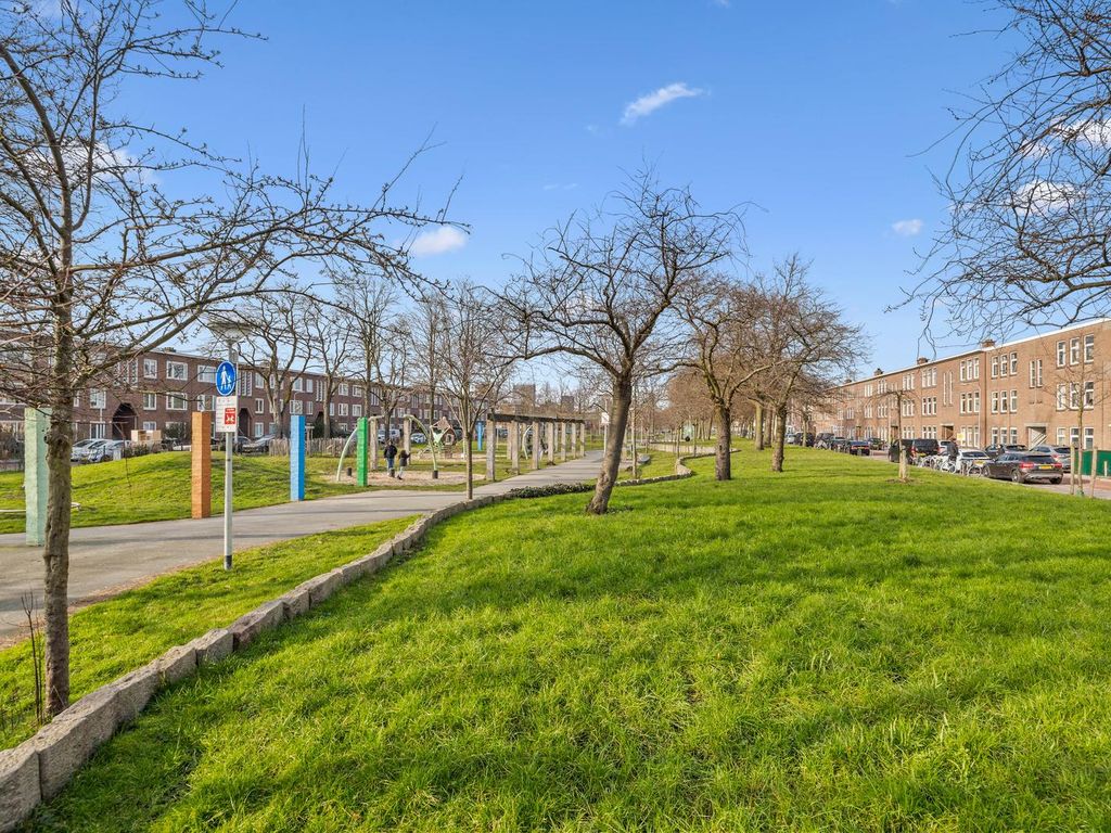 Deimanstraat 330, 'S-Gravenhage