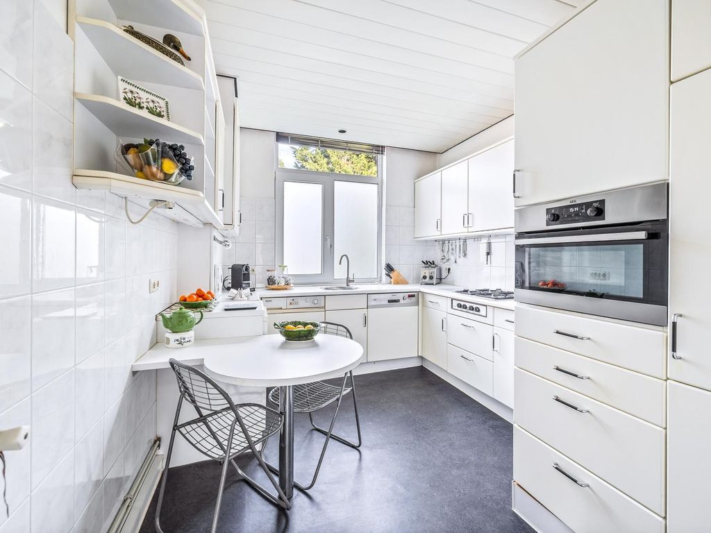 Deimanstraat 330, 'S-Gravenhage