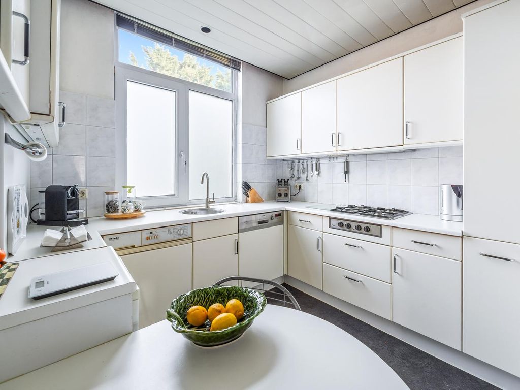 Deimanstraat 330, 'S-Gravenhage