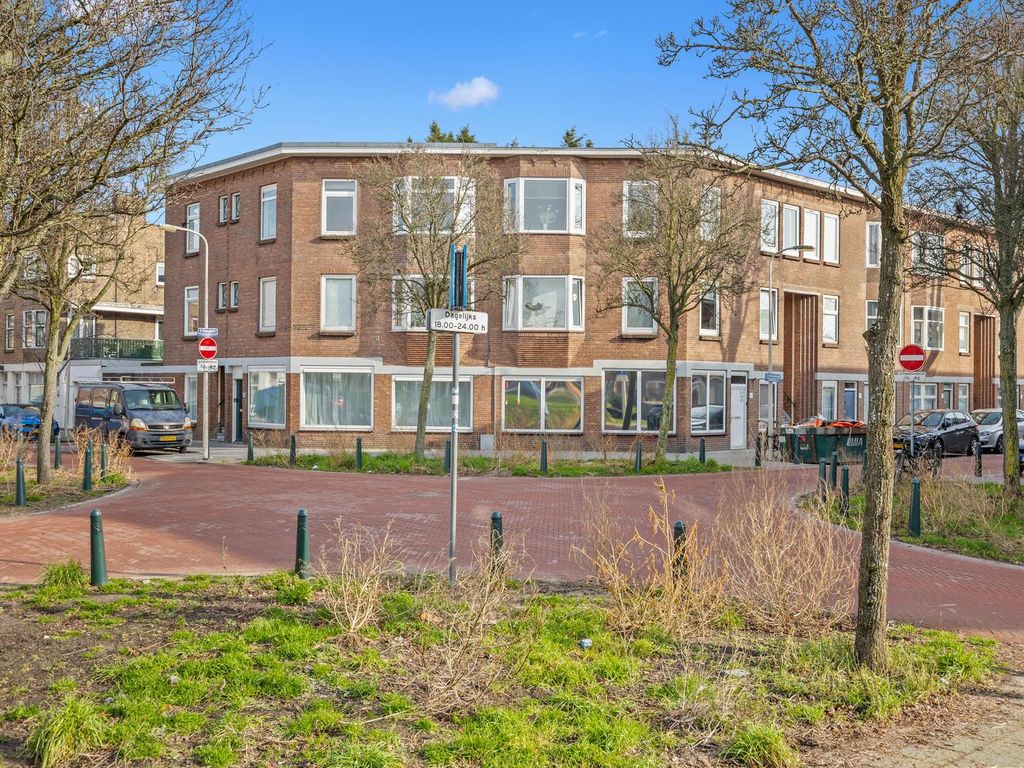 Deimanstraat 330, 'S-Gravenhage