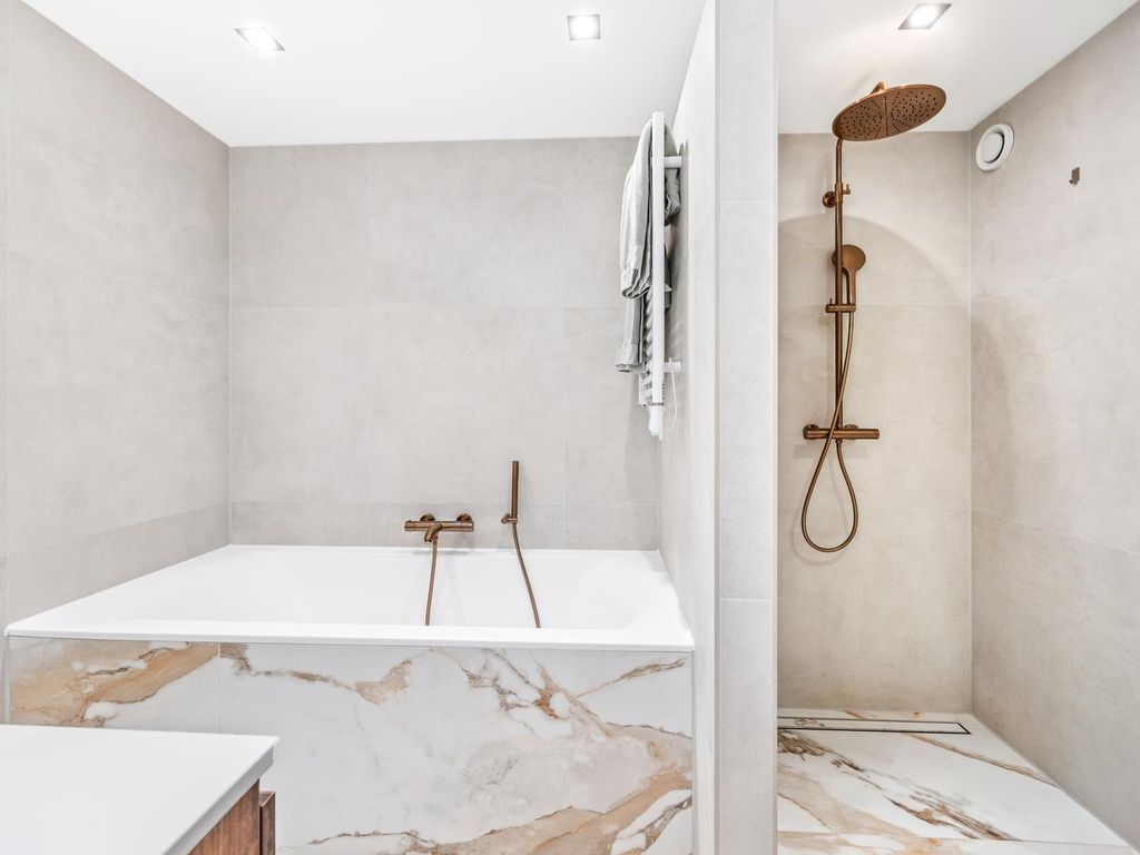 Burgemeester Elsenlaan 323F710, Rijswijk