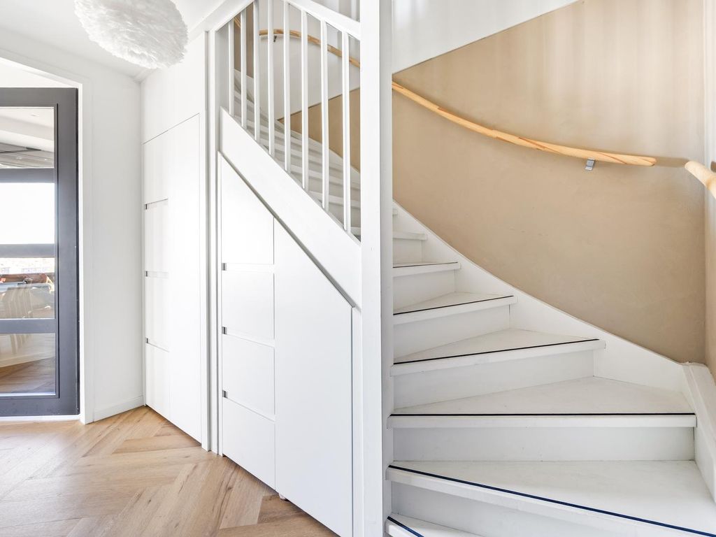 Burgemeester Elsenlaan 323F710, Rijswijk