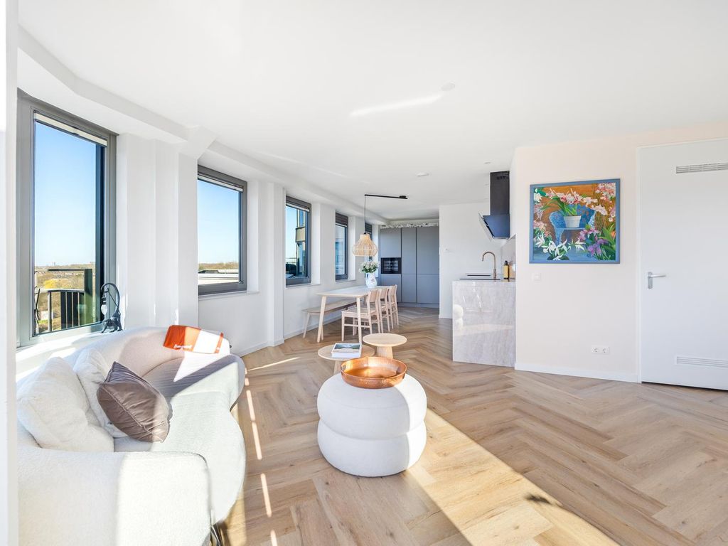 Burgemeester Elsenlaan 323F710, Rijswijk