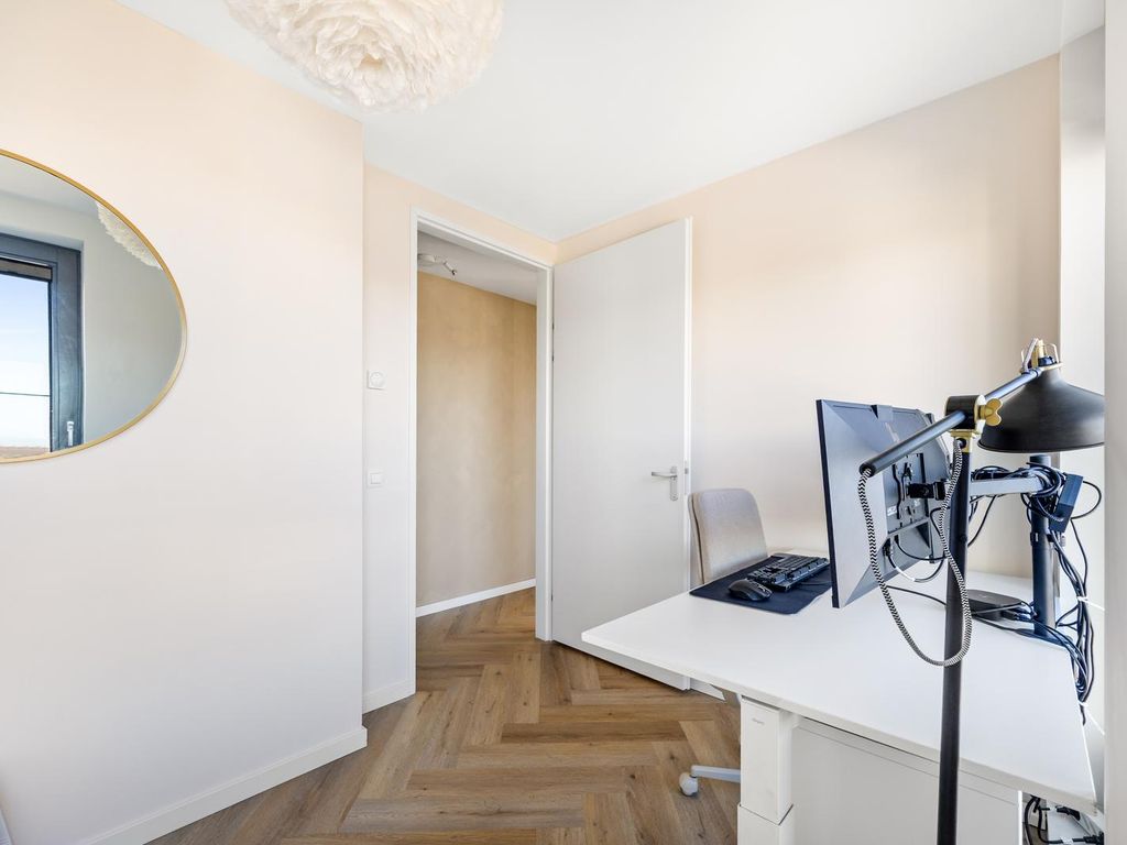 Burgemeester Elsenlaan 323F710, Rijswijk